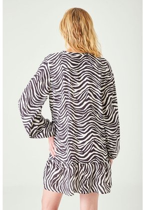 Tennis Vestido Corto Suelto Con Estampado Cebra De Tela En Blanco Y Negro Para Mujer