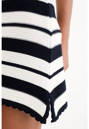 Tennis Falda Azul Corta Y Tejida Para Mujer