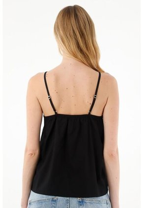 Tennis Camisa Negra Con Tejido En Copas Para Mujer