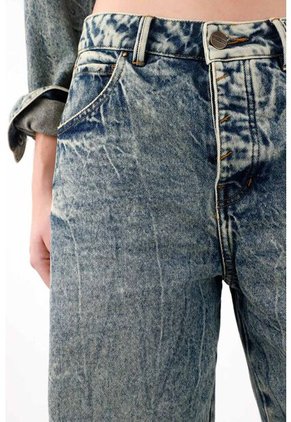 Tennis Jean Horseshoe Con Efecto Craquelado Azul Para Mujer