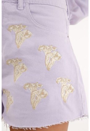 Short Morado Con Ruedo Al Corte Para Mujer