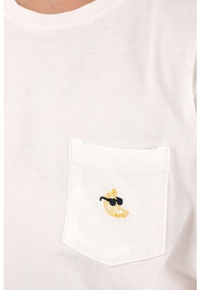 Camiseta Blanca Con Bordado Y Bolsillo Para Niño