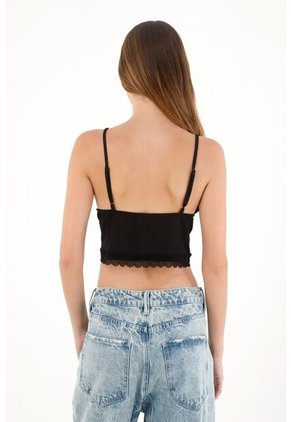 Tennis Crop En Rib Con Detalle De Encaje En El Ruedo Negro Para Mujer