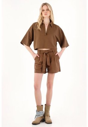 Tennis Short Con Bolsillos Y Cinturón Café Para Mujer