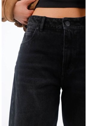 Tennis Jean Para Mujer En Denim Negro Fit Holgado Con Lavado Sólido