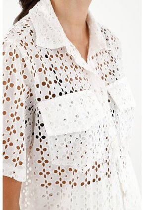 Tennis Camisa Blanca En Ojalillo Para Mujer