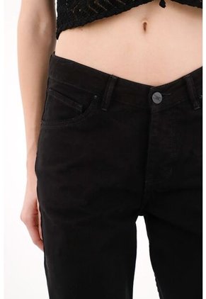 Tennis Jean Recto Tiro Bajo Negro Para Mujer