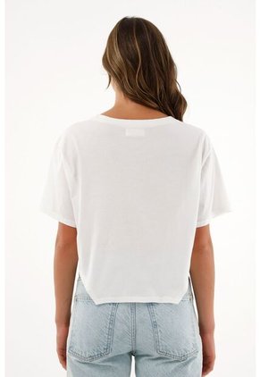 Camiseta Con Ruedo Asimétrico En 100% Algodón Para Mujer