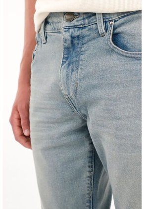 Tennis Jean Recto Tiro Medio Azul Claro Para Hombre