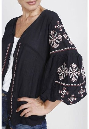 Kimono Tennis, Fondo Entero Y Apliques Bordados