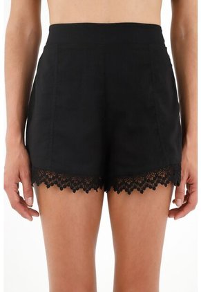 Tennis Bermuda Negra Con Detalles De Encaje Para Mujer
