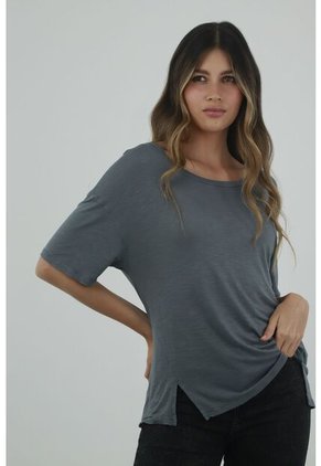 Camiseta Gris Con Aberturas
