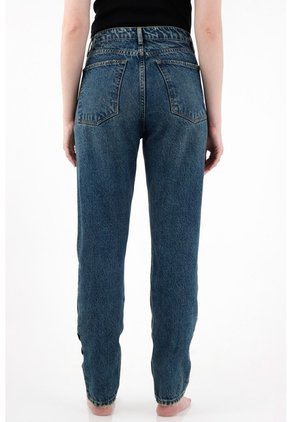 Tennis Jean Mom Tiro Alto Con Desgastes Para Mujer
