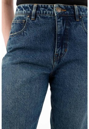 Tennis Jean Mom Tiro Alto Con Desgastes Para Mujer