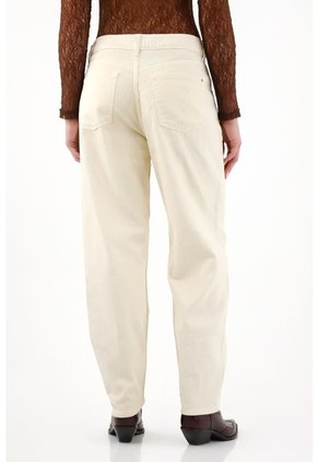 Jean Balloon Efecto Cuero Con Parches Para Mujer