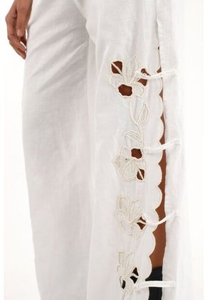 Tennis Pantalón Recto Con Bordados A Tono Para Mujer