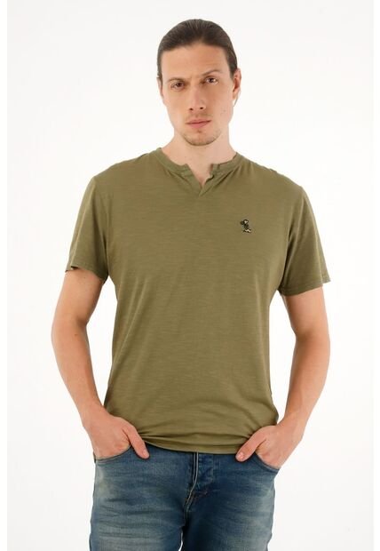 Camiseta Verde Con Abertura En V Para Hombre