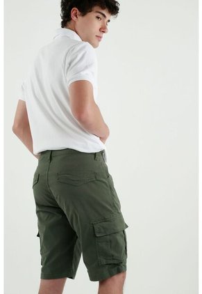 Bermuda Verde Tipo Cargo Para Hombre