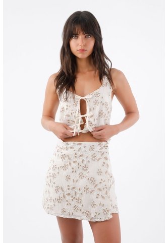 Tennis Falda Corta Para Mujer En  Marfil Fit Evasé Con Calado Floral Tennis