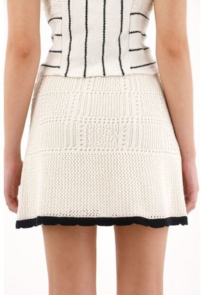 Tennis Falda Corta Con Ruedo En Contraste Para Mujer