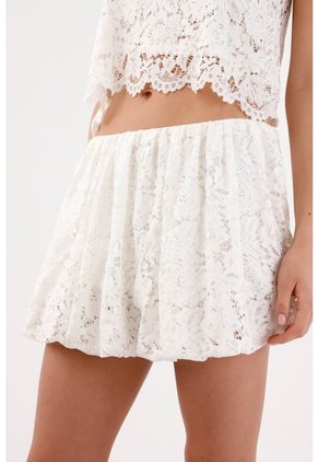 Tennis Falda Corta Fit Relajado Con Bajo Abullonado En Encaje Blanco Para Mujer