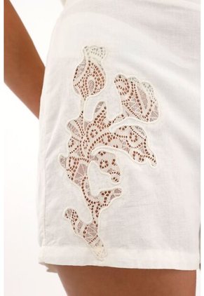 Tennis Bermuda Con Encaje Crudo Para Mujer