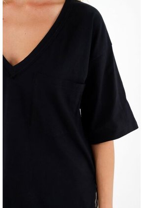 Tennis Camiseta Negra Cuello V Para Mujer