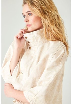 Tennis Capa Oversize Corta Con Cuello Alto Y Broches En Algodón Beige Para Mujer