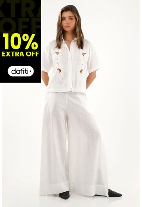 Tennis Camisa Color Crudo Con Bordado Para Mujer