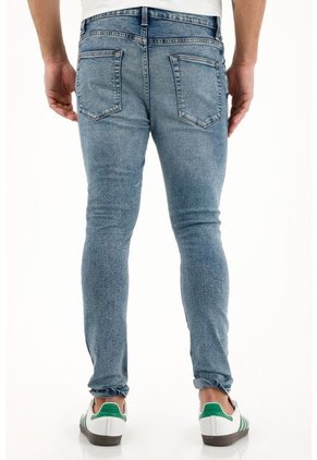 Tennis Jean Super Skinny Tono Medio Con Arrugas Para Hombre