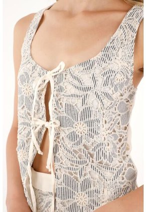 Tennis Crop Con Ajuste De Sesgos En Delantero Para Mujer