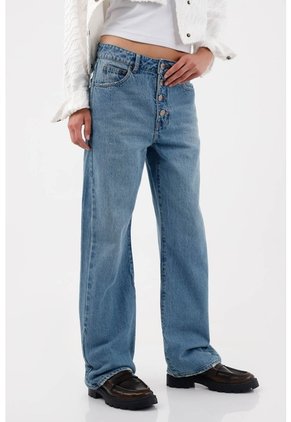 Tennis Jean Recto Con Botonadura Visible En Denim Para Mujer