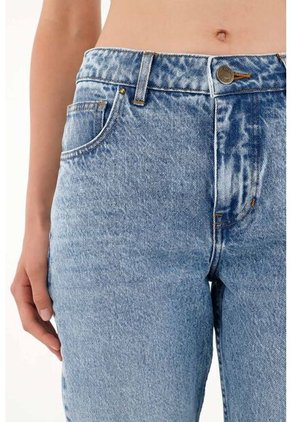 Tennis Jean Mom De Tiro Alto Tono Medio Para Mujer