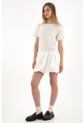 Tennis Vestido Corto Con Falda Abombachada Crudo Para Mujer