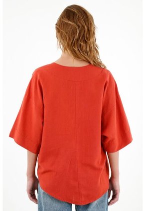 Camisa Roja Con Escote En V Para Mujer