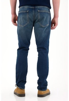 Tennis Jean Nudy Tiro Medio Con Desgastes Para Hombre