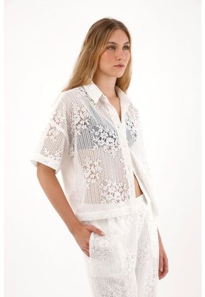 Tennis Camisa Manga Corta Bordada En Frente Crudo Para Mujer