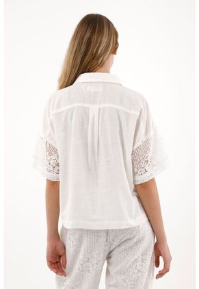 Tennis Camisa Manga Corta Bordada En Frente Crudo Para Mujer