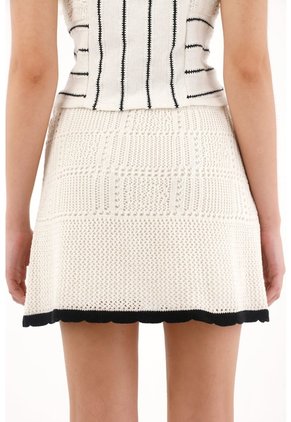 Tennis Falda Corta Con Ruedo En Contraste Para Mujer