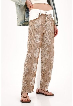 Tennis Pantalón Horseshoe Con Tela Bordada Sobrepuesta Crudo Para Mujer