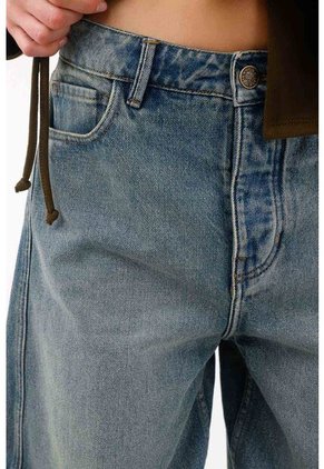 Tennis Jean Wide Leg Con Costuras Curvas En Algodón Azul Para Mujer