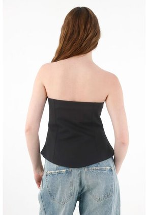 Tennis Camisa Strapless En Silueta A Negra Para Mujer