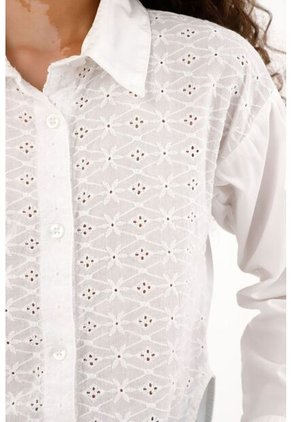 Camisa Clásica Con Ojalillo Blanca Para Niña