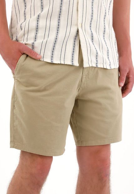 Bermuda Tipo Chino Con Bolsillos De Ribete Café Para Hombre