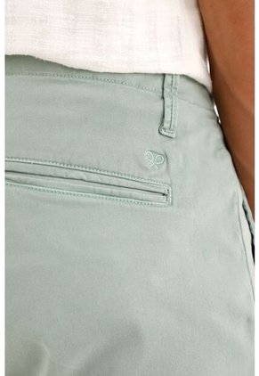 Tennis Bermuda Verde Con Teñido Overdye Para Hombre