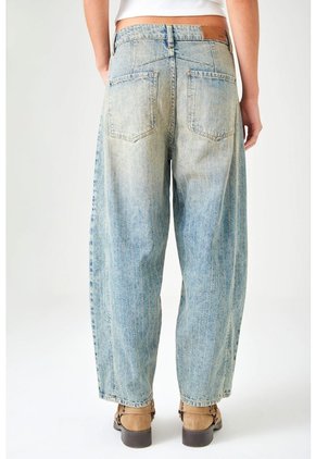 Tennis Jean Horse Shoe Con Vetas Verticales De Denim Azul Claro Para Mujer