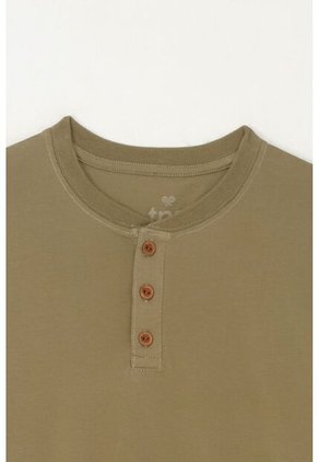 Camiseta Cuello Redondo Con Botones Verde Para Niño