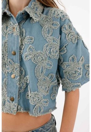 Tennis Camisa Boxy Crop Con Apliques Florales En Algodón Azul Para Mujer