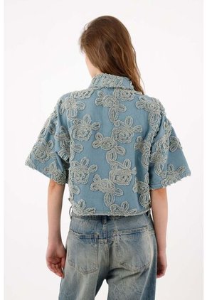 Tennis Camisa Boxy Crop Con Apliques Florales En Algodón Azul Para Mujer