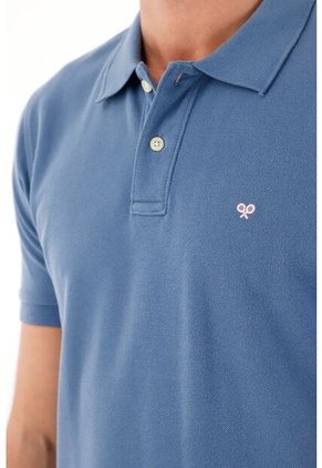 Tennis Polo Azul Con Raqueta Multicolor Con Diseño Versátil Para Hombre
